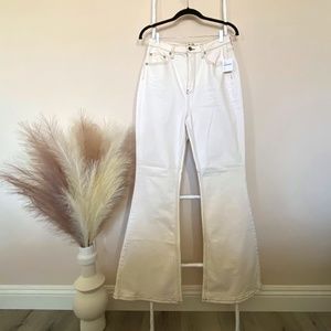 CRVY Robyn High-Rise Flare Jeans in Size 29